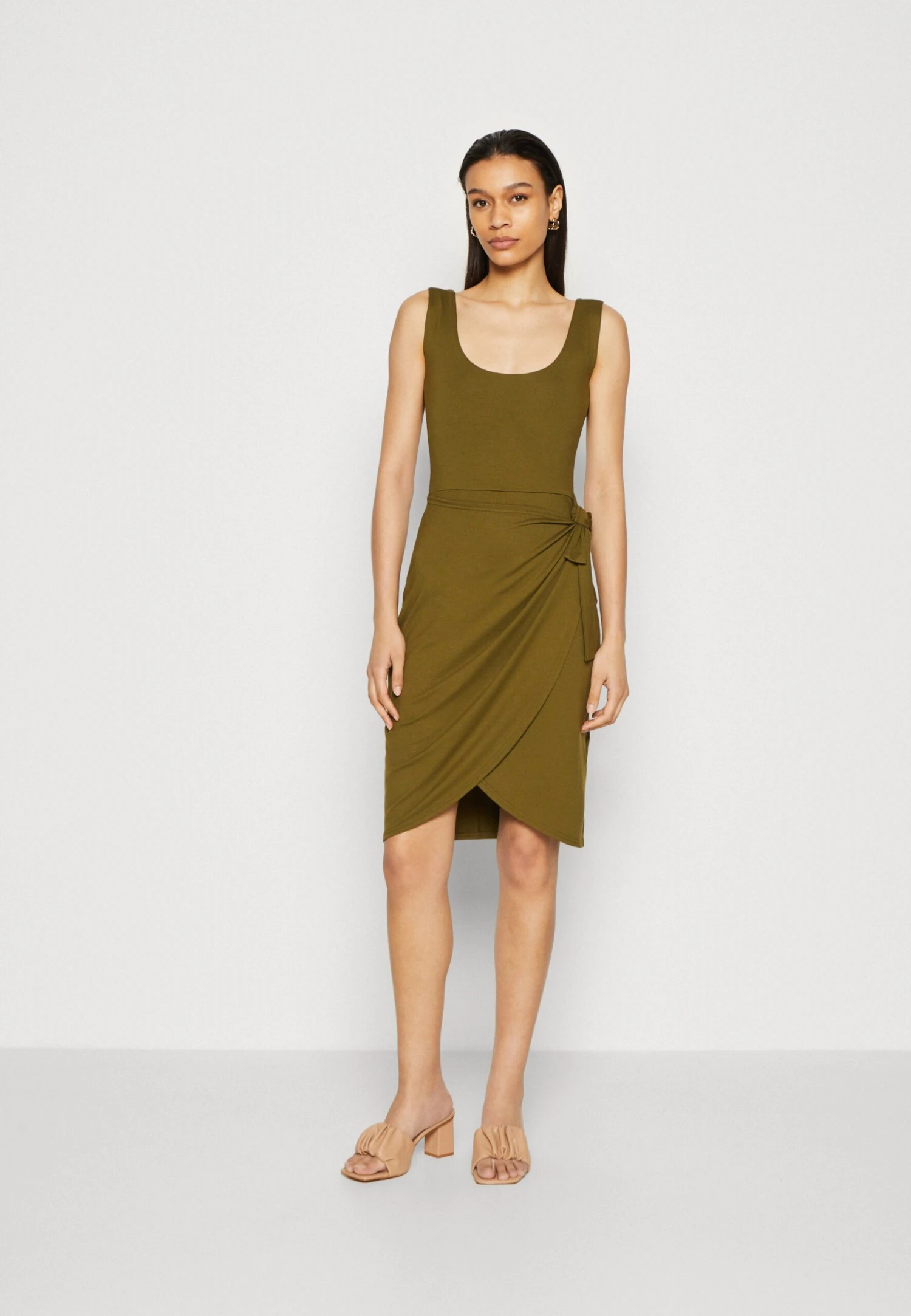 Anna Field Vestido Ligero - Olive 1 Anna Field Vestido Ligero - Olive