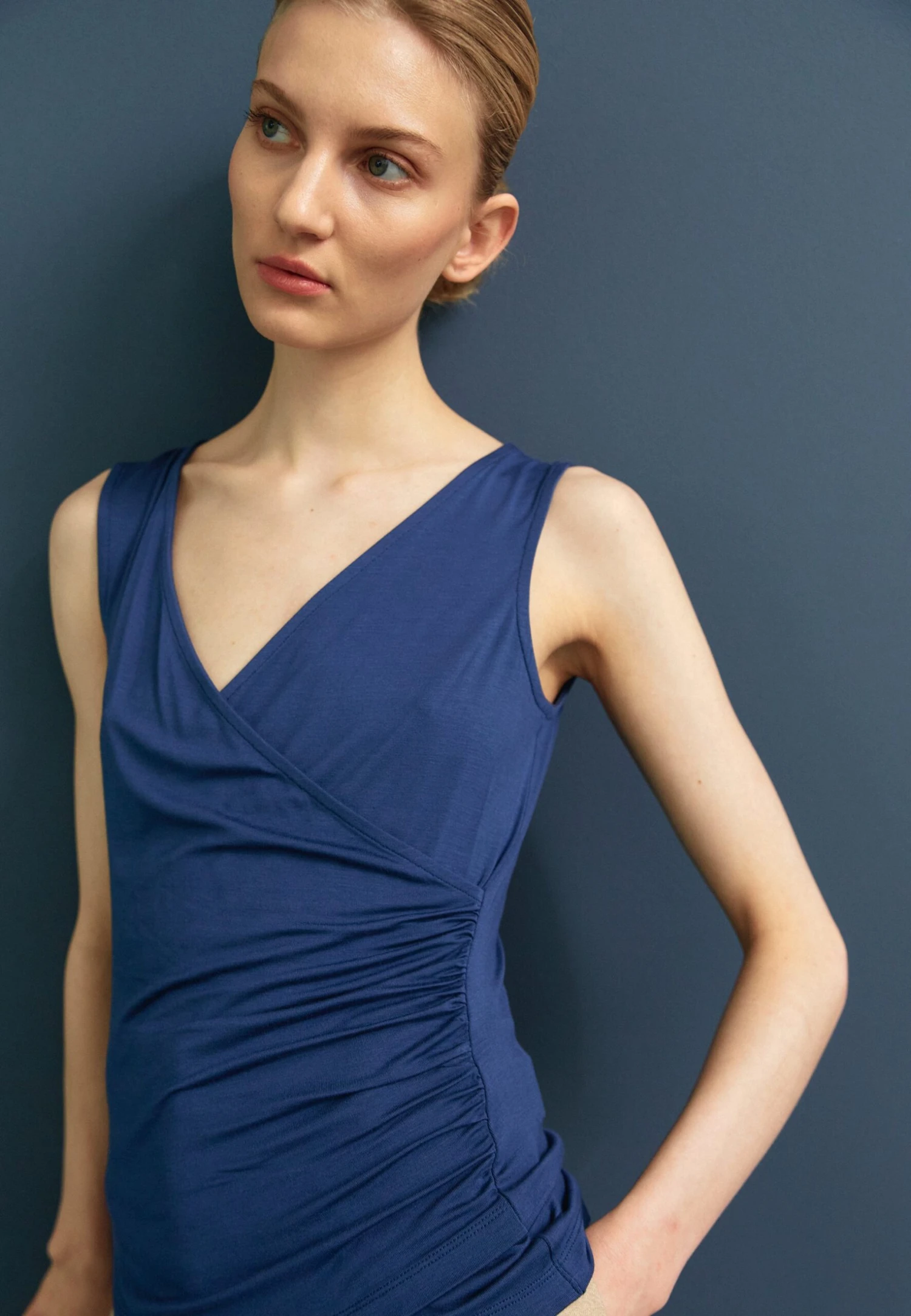 Anna Field Top - Dark Blue 1 Anna Field Top - Dark Blue