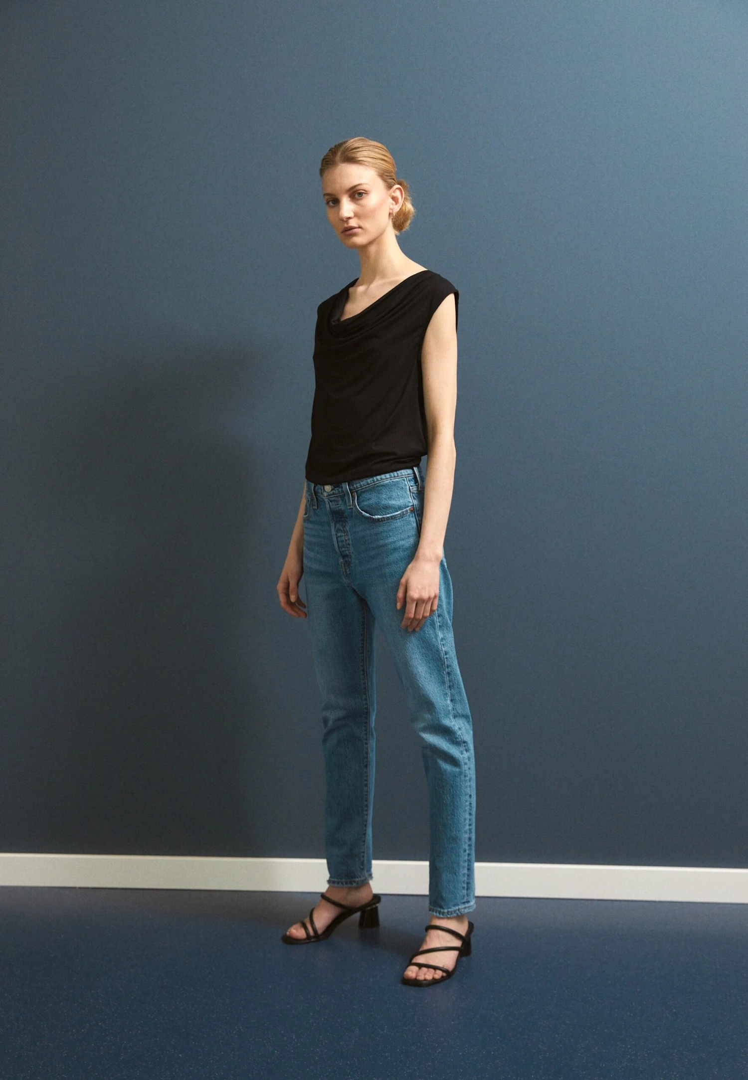 Anna Field Top - Black 2 Anna Field Top - Black - Imagen 2