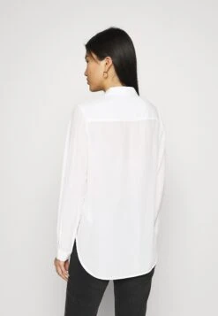 Anna Field Basic Blouse With Front Pockets - Camisa - Offwhite 10 Anna Field Basic Blouse With Front Pockets - Camisa - Offwhite -Anna Field Ventas 25b2dcdd81114e48bf79bfc23d5bd020