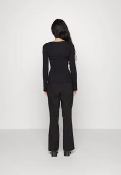 Button Detail - Jersey De Punto - Black 7 Button Detail - Jersey De Punto - Black -Anna Field Ventas 25ce30d2bd4d4a82a948623baa823a98