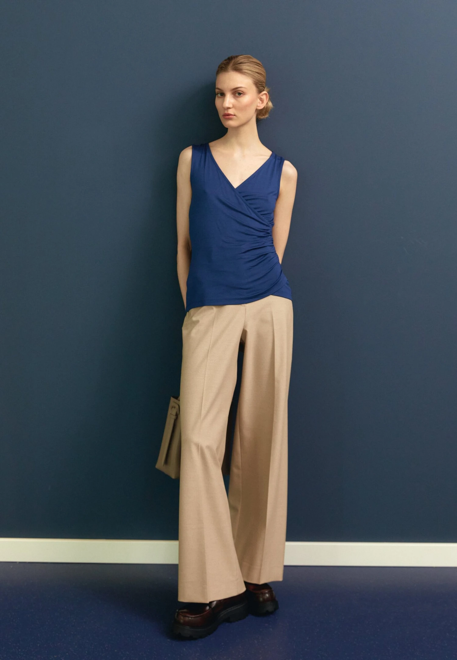 Anna Field Top - Dark Blue 2 Anna Field Top - Dark Blue - Imagen 2