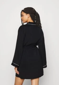 Anna Field Amanda Satin Dressing Gown - Albornoz - Black -Anna Field Ventas 2ed7ad8212184e4ca1dc1b97ba75f567