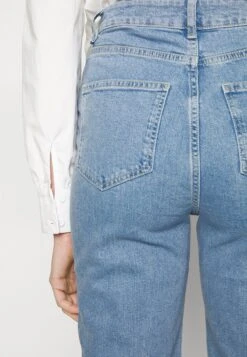 Vaqueros Slim Fit - Light Blue Denim -Anna Field Ventas 37f95ccfb0e545469b4c23d0ff019136