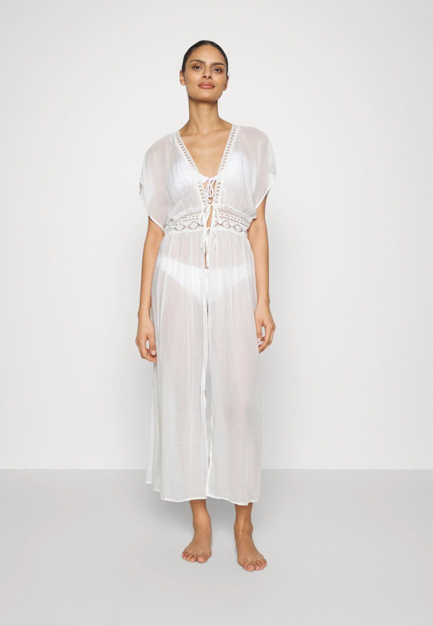 Anna Field Embroidered Cover Up/ 802 - Black - Complementos De Playa - 001 - White 1 Anna Field Embroidered Cover Up/ 802 - Black - Complementos De Playa - 001 - White