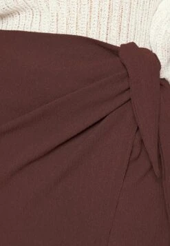 Curvy Textured Sarong Midi Skirt - Falda Cruzada - Brown 11 Curvy Textured Sarong Midi Skirt - Falda Cruzada - Brown -Anna Field Ventas 4caf1dfae87d40bf9082299a25a91686