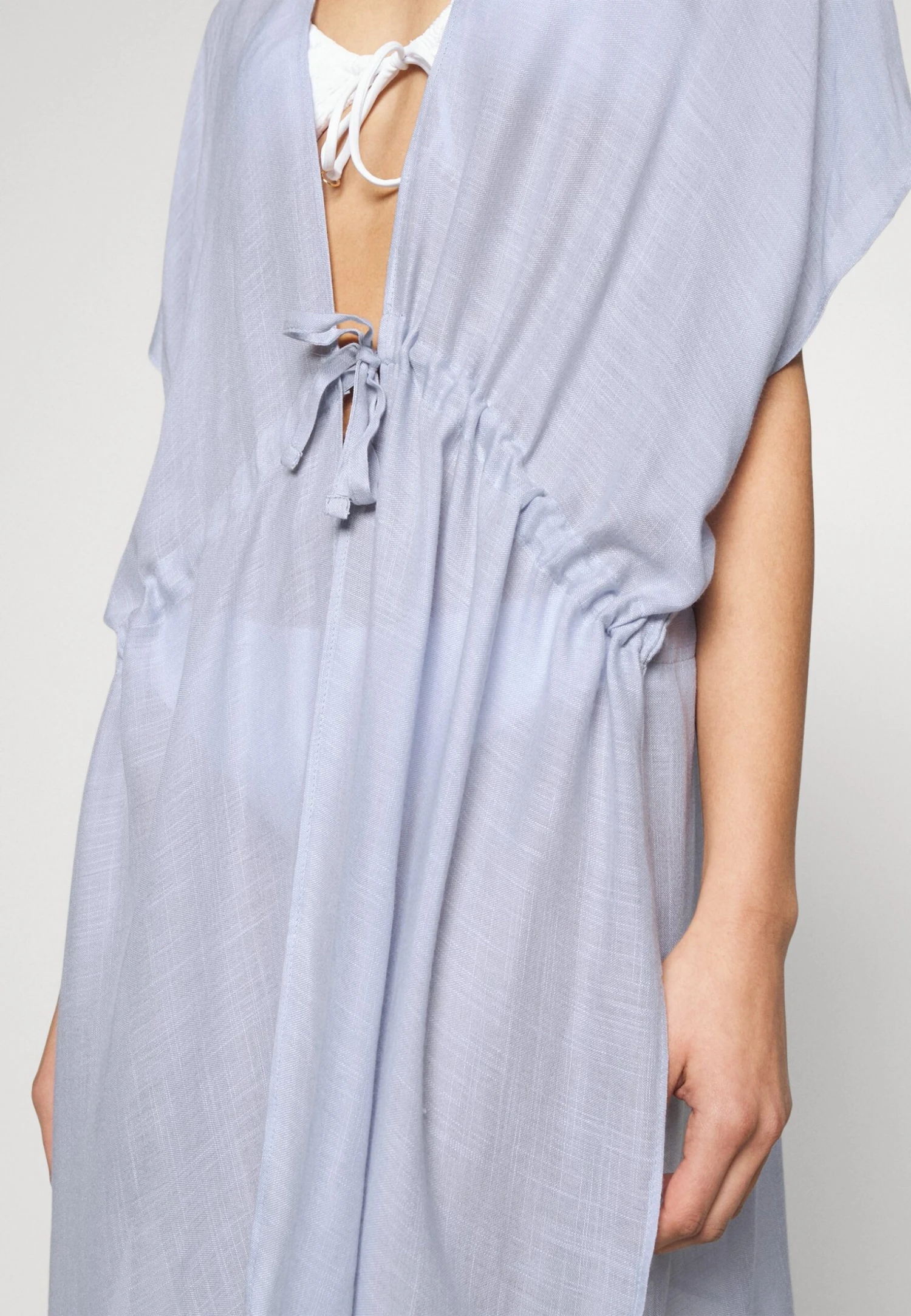 Anna Field Printed Short Kimono / 606 - Khaki_003 - Off-White - Complementos De Playa - 502 - Blue 5 Anna Field Printed Short Kimono / 606 - Khaki_003 - Off-White - Complementos De Playa - 502 - Blue - Imagen 5