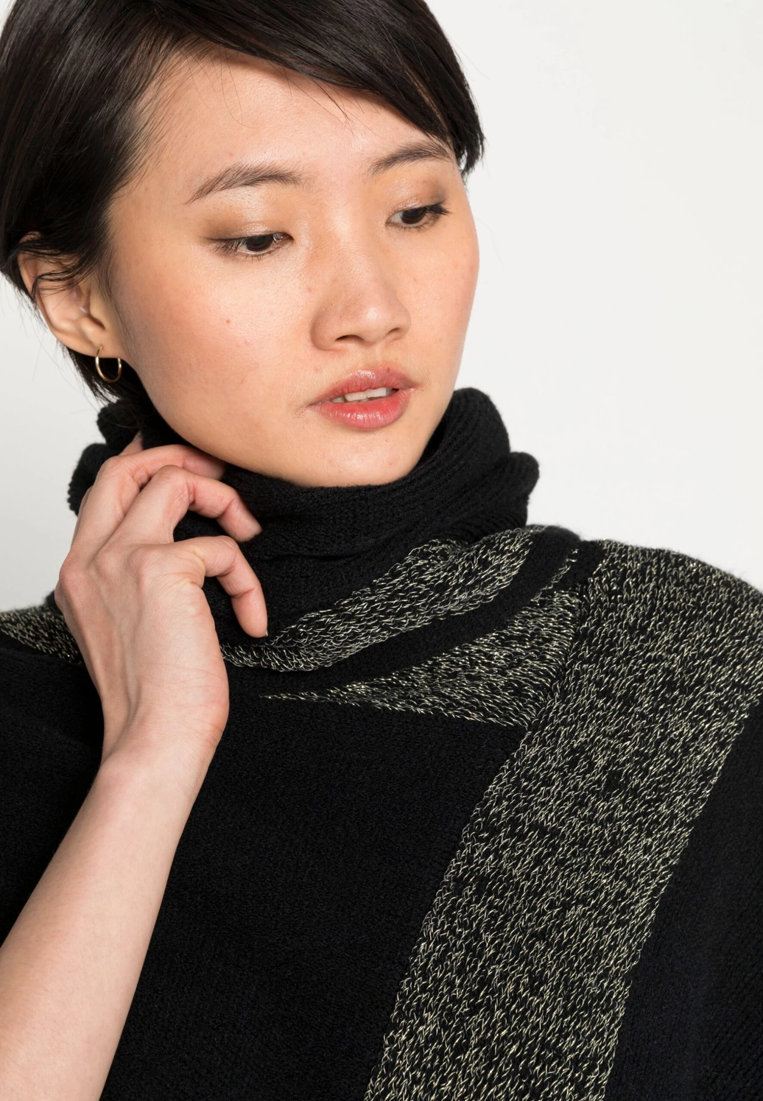 Anna Field Poncho - Black / Gold 5 Anna Field Poncho - Black / Gold - Imagen 5