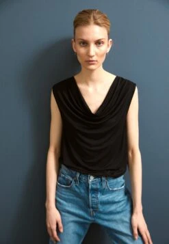 Anna Field Top - Black