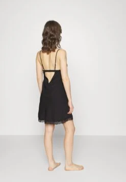 Anna Field Camisón - Black 7 Anna Field Camisón - Black -Anna Field Ventas 7faf62a0415346bcba63cf95391ae85d