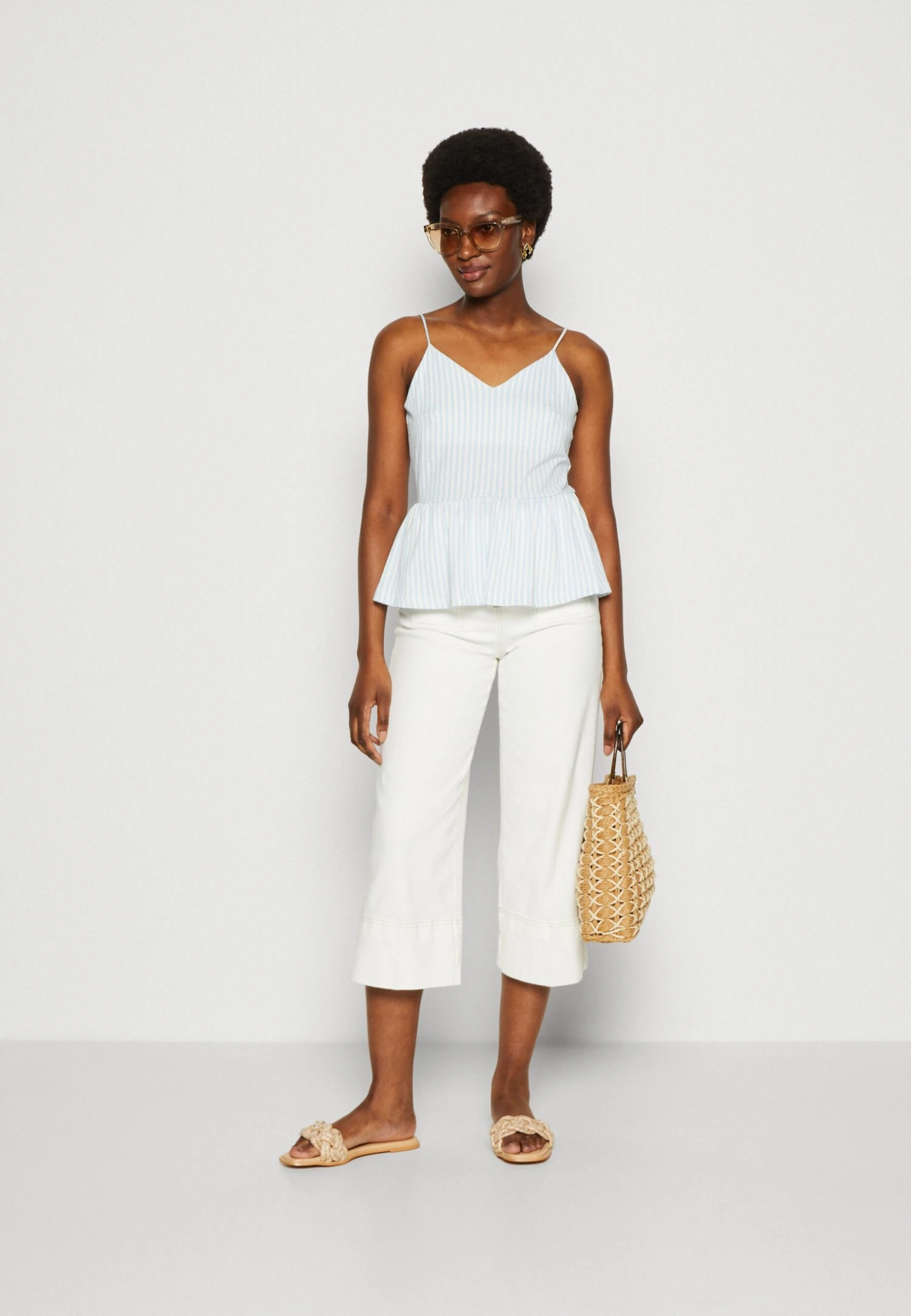 Anna Field Top - Light Blue/White 2 Anna Field Top - Light Blue/White - Imagen 2