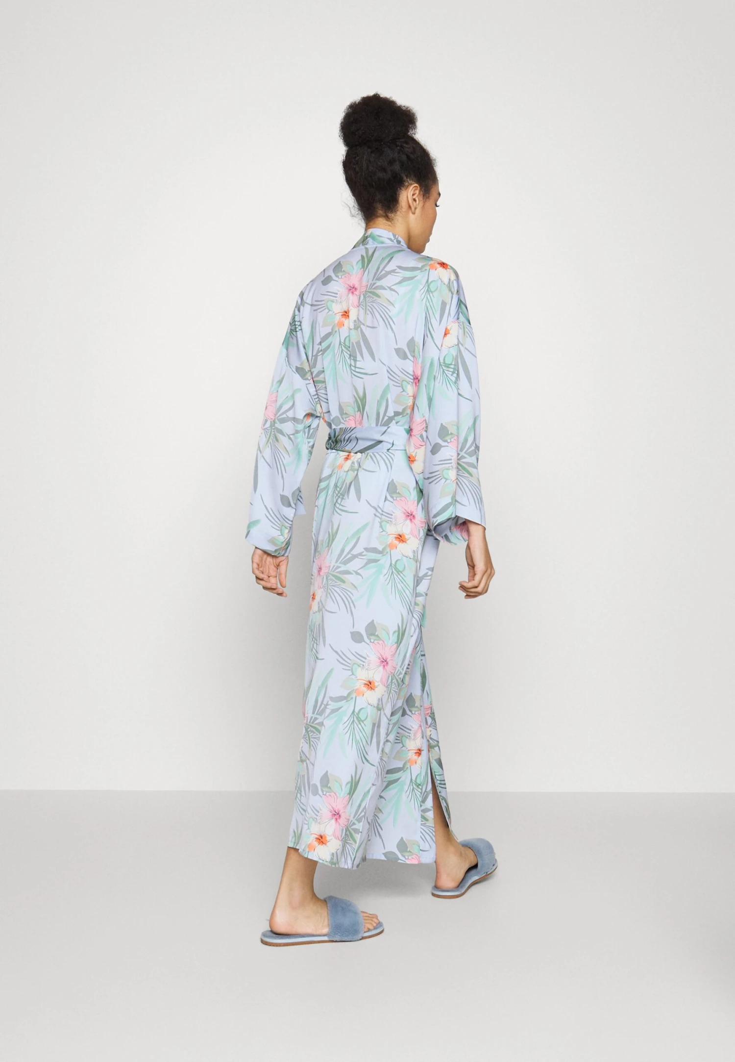 Anna Field Floral Robe - Albornoz - Blue 3 Anna Field Floral Robe - Albornoz - Blue - Imagen 3