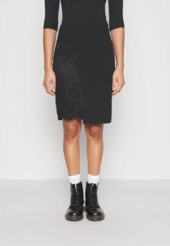 Panel Asymmetric Skirt - Minifalda - Black