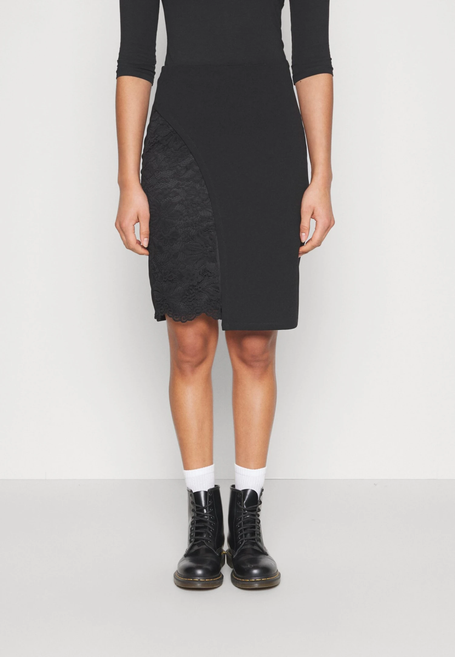 Panel Asymmetric Skirt - Minifalda - Black 1 Panel Asymmetric Skirt - Minifalda - Black