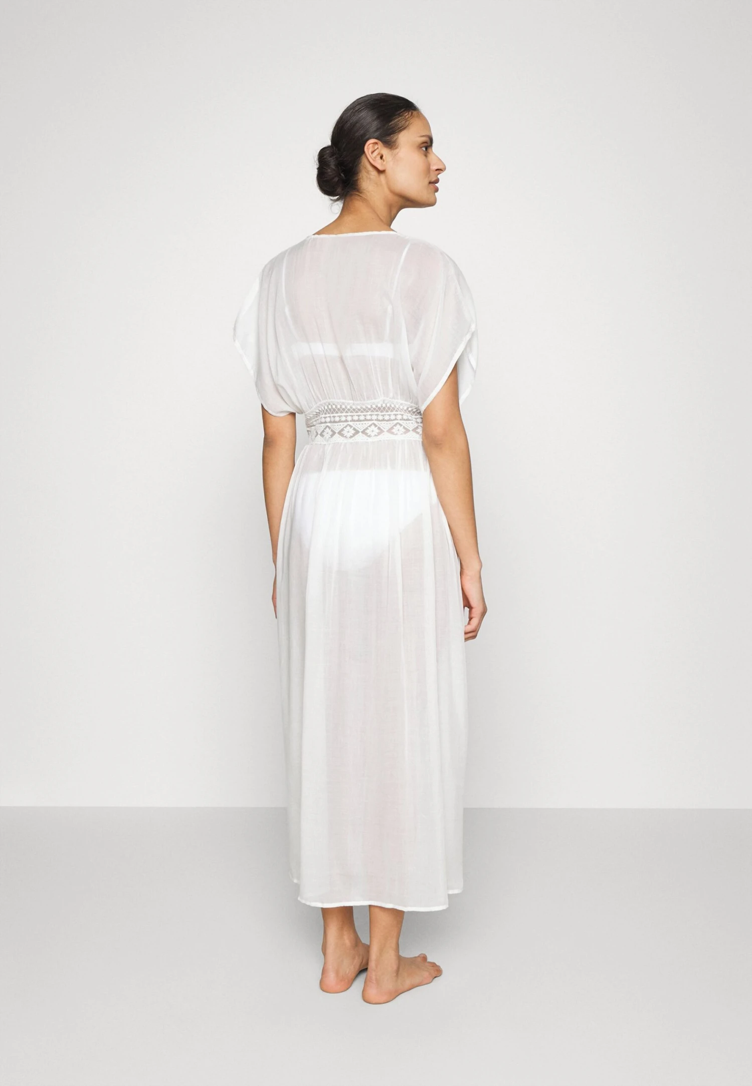 Anna Field Embroidered Cover Up/ 802 - Black - Complementos De Playa - 001 - White 3 Anna Field Embroidered Cover Up/ 802 - Black - Complementos De Playa - 001 - White - Imagen 3