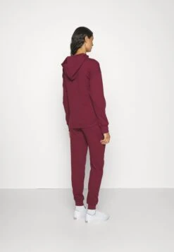 Set - Jersey Con Capucha - Dark Red -Anna Field Ventas e64365e1251f4031bea6606d72b68c13