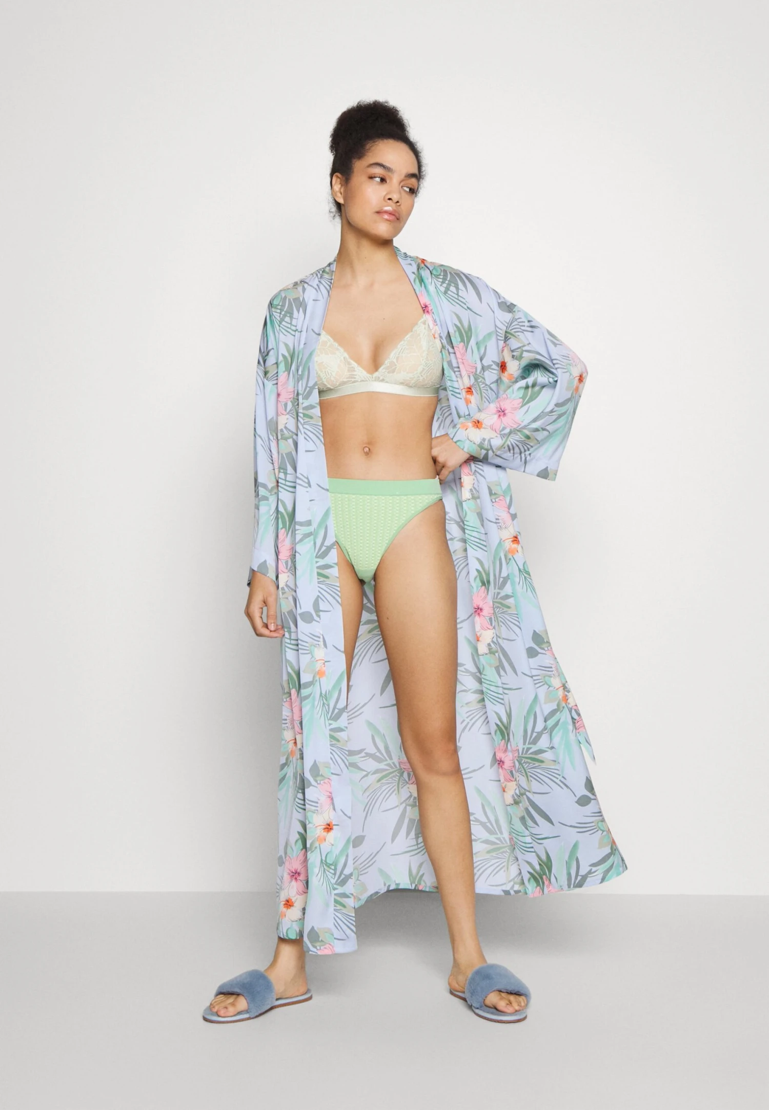 Anna Field Floral Robe - Albornoz - Blue 2 Anna Field Floral Robe - Albornoz - Blue - Imagen 2
