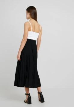 Falda Acampanada - Black 7 Falda Acampanada - Black -Anna Field Ventas f4aacd154193421ba31b68d35ffdcf9c