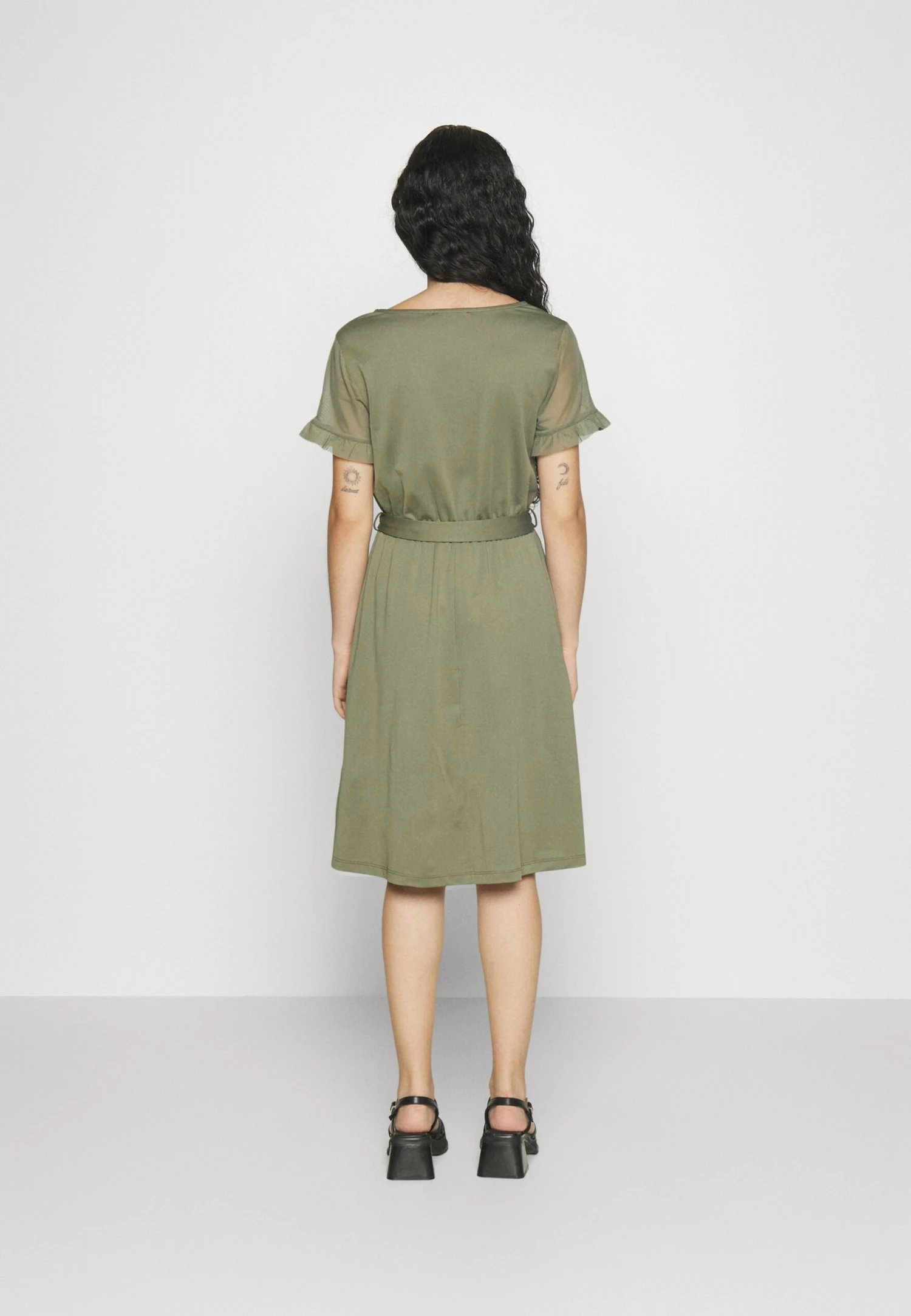 Vestido Ligero - Olive 3 Vestido Ligero - Olive - Imagen 3
